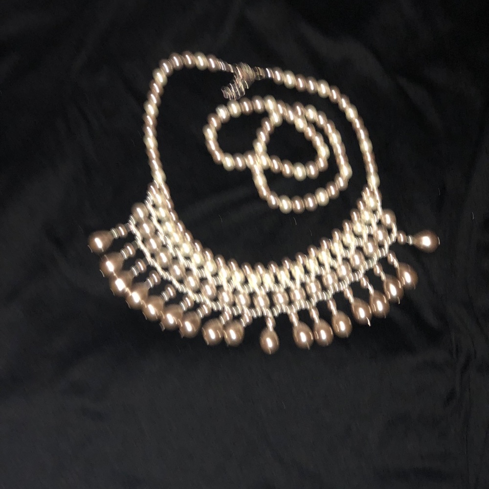 Necklace and bracelet set